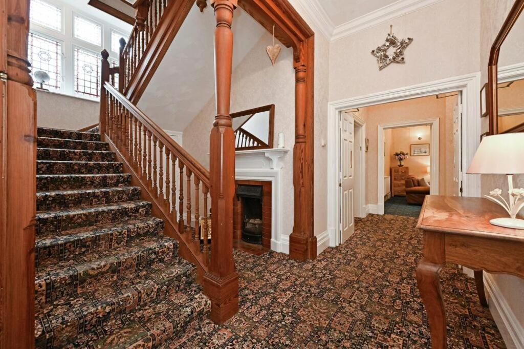 Forest Side Guesthouse Линдхорст Экстерьер фото